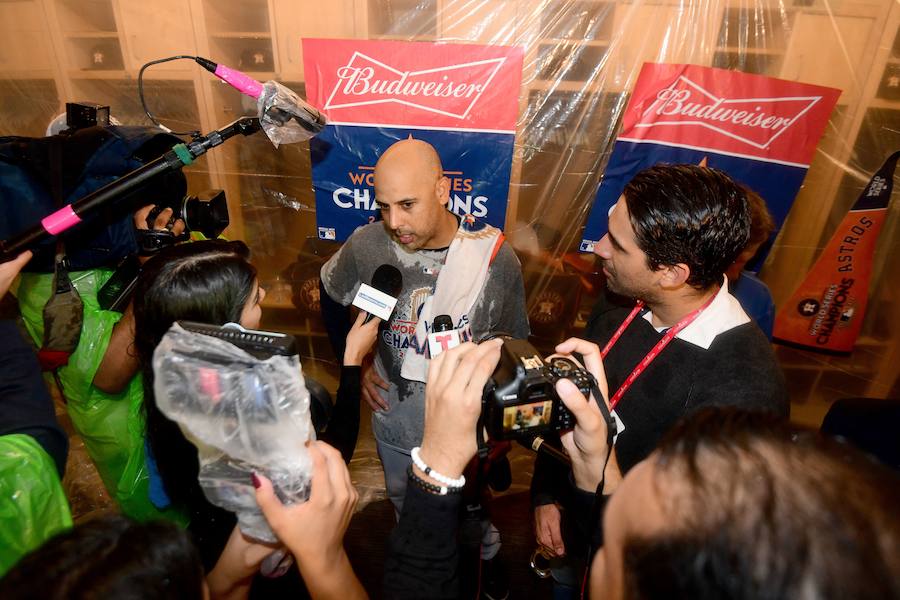 Los Houston Astros ganaron por primera vez en su historia las Series Mundiales de béisbol tras imponerse a Los Angeles Dodgers.