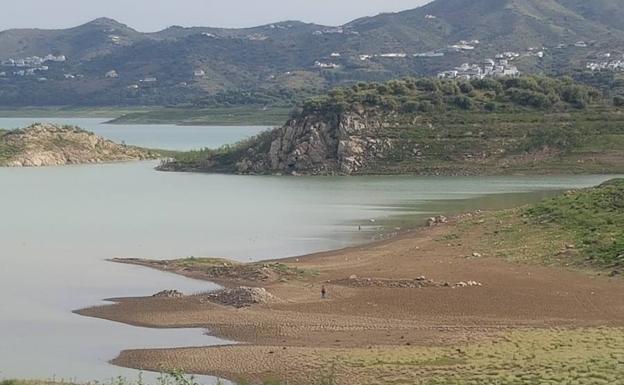 Cola del embalse de La Viñuela, que se encuentra al 23,7% de su capacidad