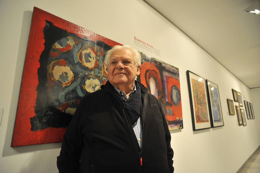 El artista trae la muestra 'La pintura como escenario'