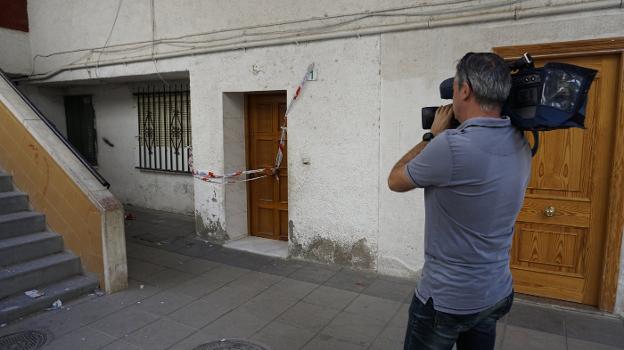 Vivienda en la que fue degollada la mujer en Almería capital. 