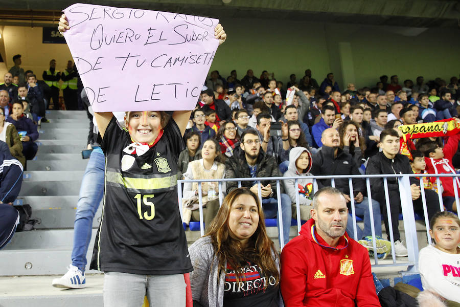 Unas 19.000 personas acudieron a La Rosaleda a presenciar el entrenamiento de la selección española de fútbol.