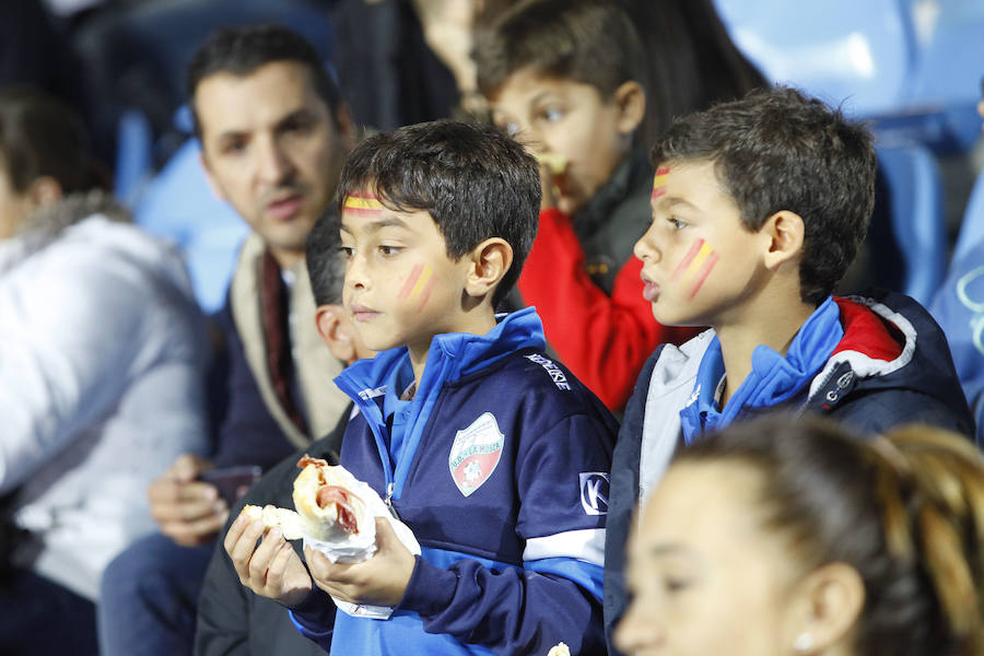 Unas 19.000 personas acudieron a La Rosaleda a presenciar el entrenamiento de la selección española de fútbol.
