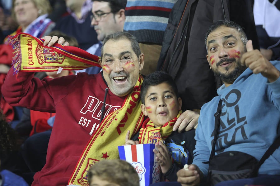 La Rosaleda colgó el cartel de "completo" en el partido amistoso que enfrentó a España ante Costa Rica en Málaga.