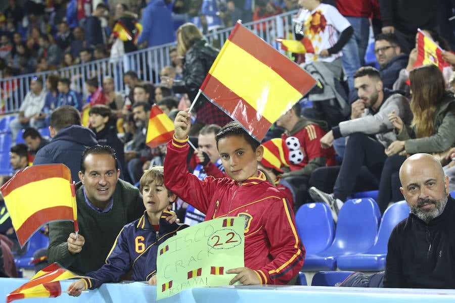 La Rosaleda colgó el cartel de "completo" en el partido amistoso que enfrentó a España ante Costa Rica en Málaga.