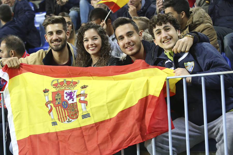 La Rosaleda colgó el cartel de "completo" en el partido amistoso que enfrentó a España ante Costa Rica en Málaga.