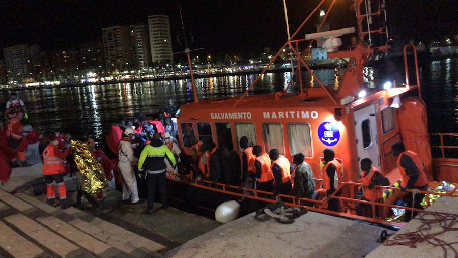 Los ocupantes de tres pateras llegan a Málaga