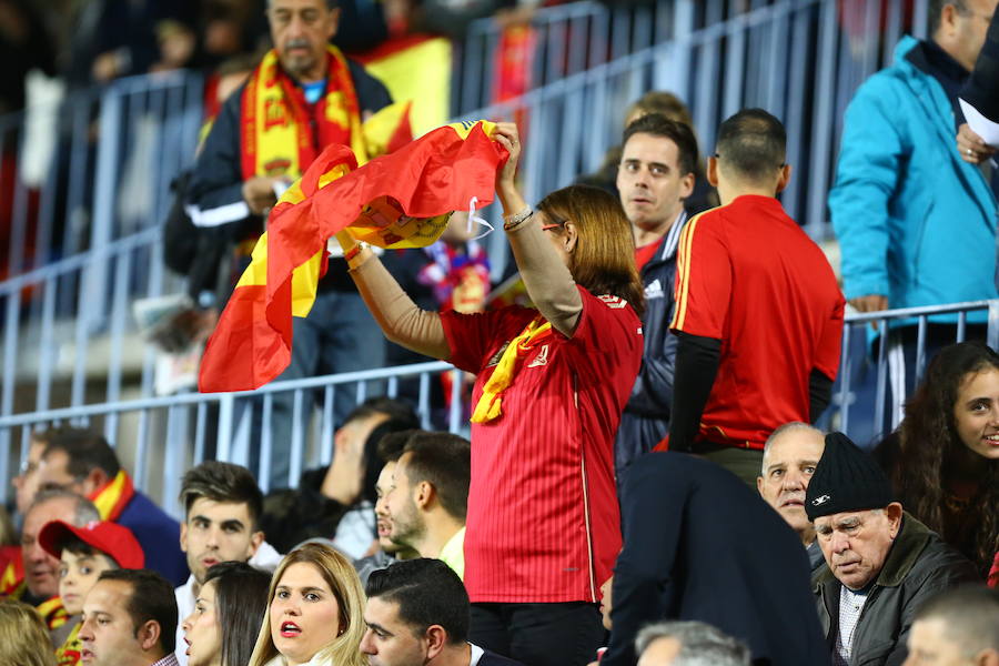 La gran expectación por ver a la selección española en Málaga hizo que La Rosaleda colgase el cartel de completo en el partido ante Costa Rica.