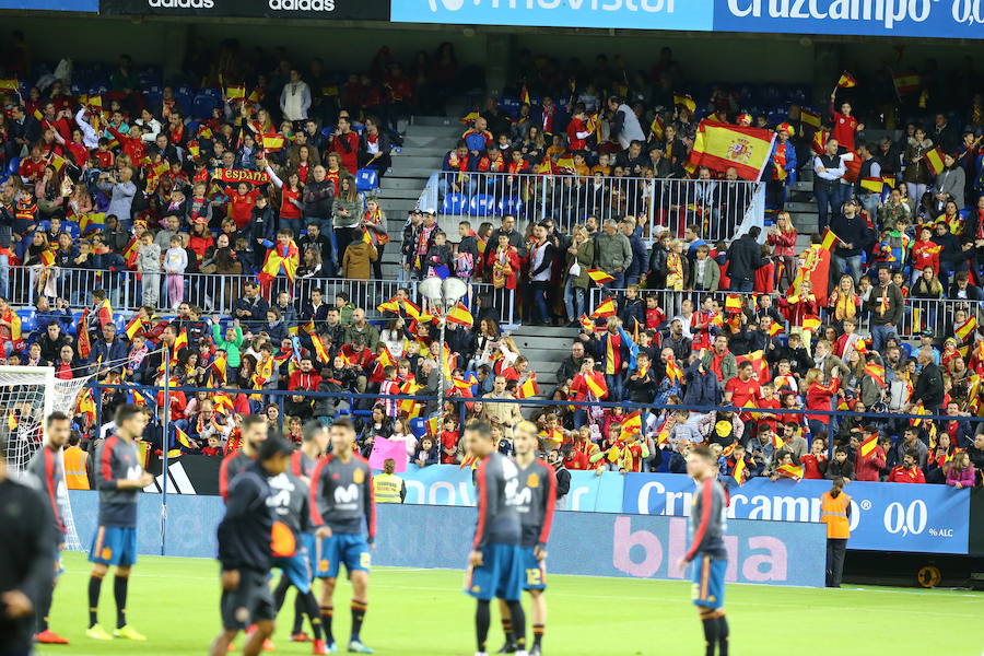 La gran expectación por ver a la selección española en Málaga hizo que La Rosaleda colgase el cartel de completo en el partido ante Costa Rica.
