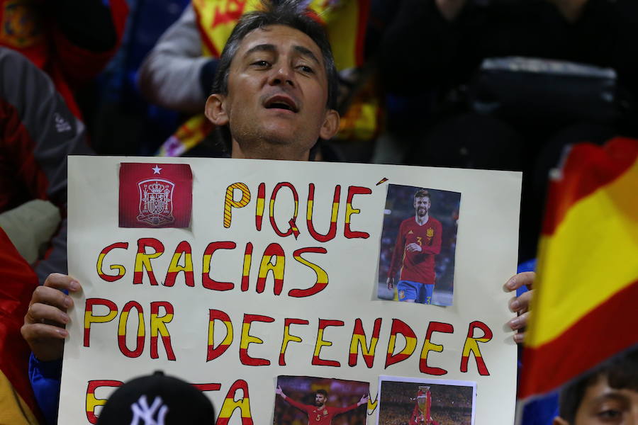 La gran expectación por ver a la selección española en Málaga hizo que La Rosaleda colgase el cartel de completo en el partido ante Costa Rica.