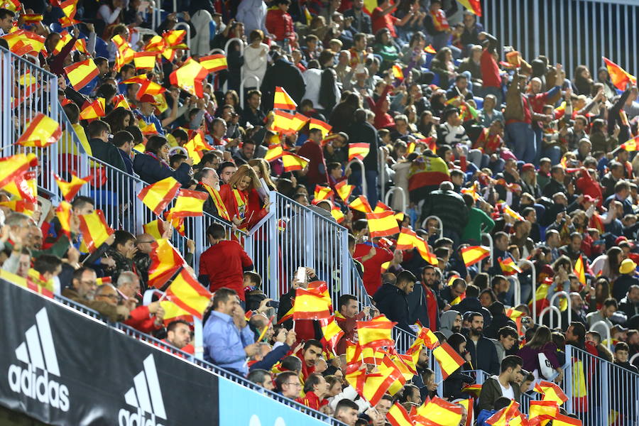 La gran expectación por ver a la selección española en Málaga hizo que La Rosaleda colgase el cartel de completo en el partido ante Costa Rica.