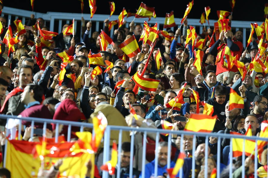 La gran expectación por ver a la selección española en Málaga hizo que La Rosaleda colgase el cartel de completo en el partido ante Costa Rica.