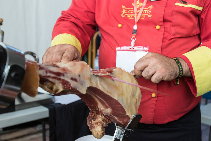 Cortadores venidos de diferentes rincones de España se dan cita en un evento benéfico en Alhaurín de la Torre