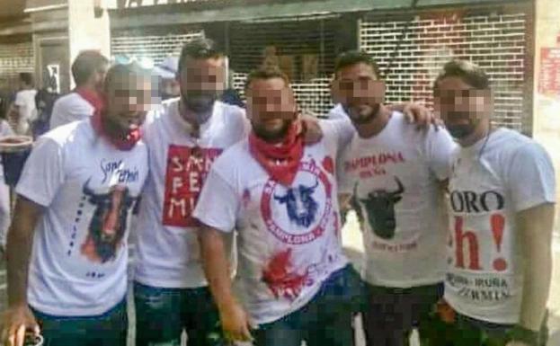 Los cinco amigos sevillanos que presuntamente violaron a una joven madrileña durante los Sanfermines 2016.
