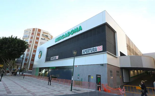 El antiguo edificio de Merkamueble ya es un Mercadona