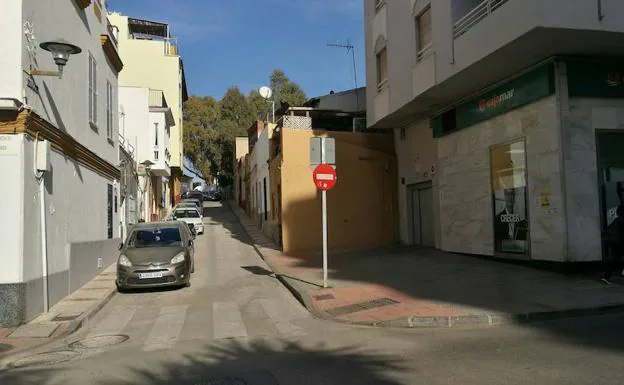 Acceso al garaje en la calle Luque.