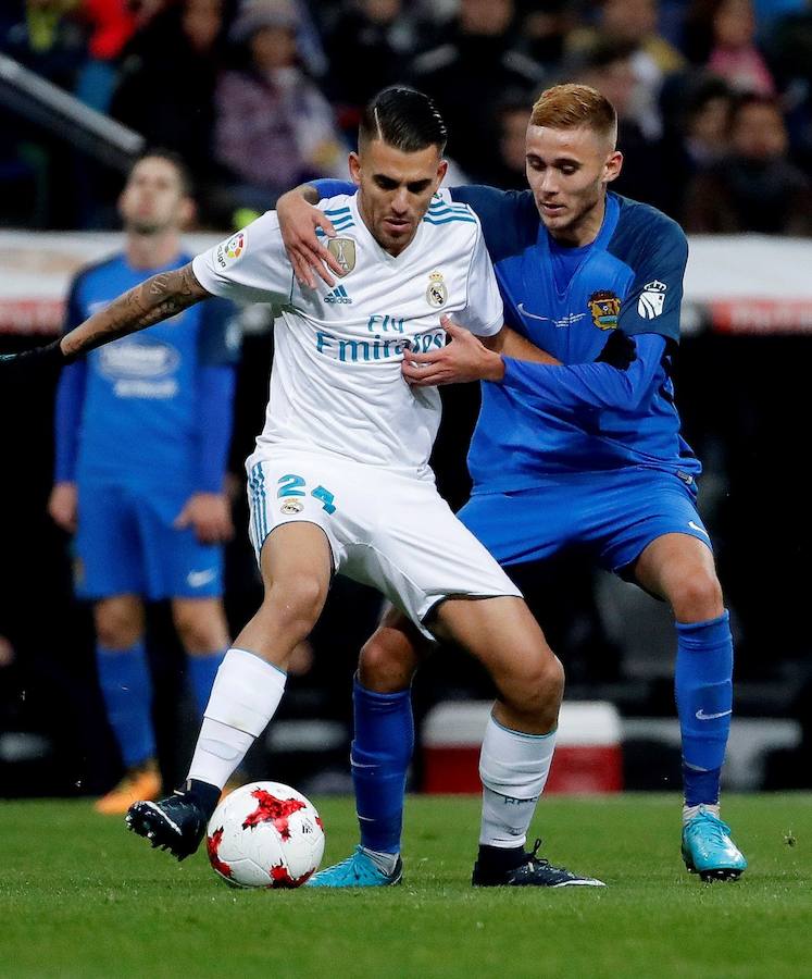 El conjunto blanco no pasó del empate en el Santiago Bernabéu ante el líder del Grupo I de la Segunda División B.