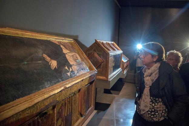 Cajas sepulcrales de Blanca de Aragón y Anjou en el Museo Diocesano de Lleida. :: efe