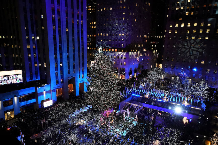 Con el encendido del árbol de Navidad del Rockefeller Center, Nueva York ha dado su bienvenida a la Navidad.