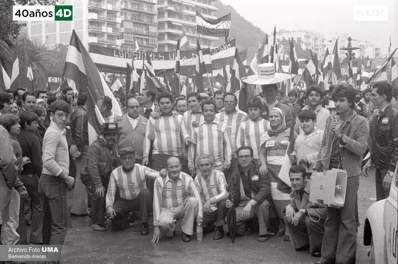 Málaga celebró el 4 de diciembre de 1977 una manifestación multitudinaria convocada por todas las fuerzas parlamentarias para reclamar que Andalucía se convirtiera en autonomía. La manifestación derivó en altercados y cargas policiales. Uno de los asistentes, el joven Manuel José García Caparrós, recibió un disparo que le provocó la muerte. 40 años después, se desconoce quién fue el autor del disparo. 