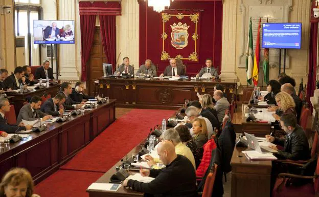 Directo | El pleno rechaza el dictamen de la comisión que aprobó cambiar el nombre de la avenida Carlos Haya