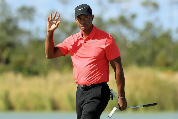Tiger Woods volvió a competir en un torneo profesional después de más de un año de ausencia. :: sur