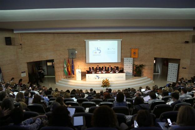 La inauguración de las jornadas se celebró en el Aula Magna de Ciencias de la Comunicación y Turismo . :: crónica