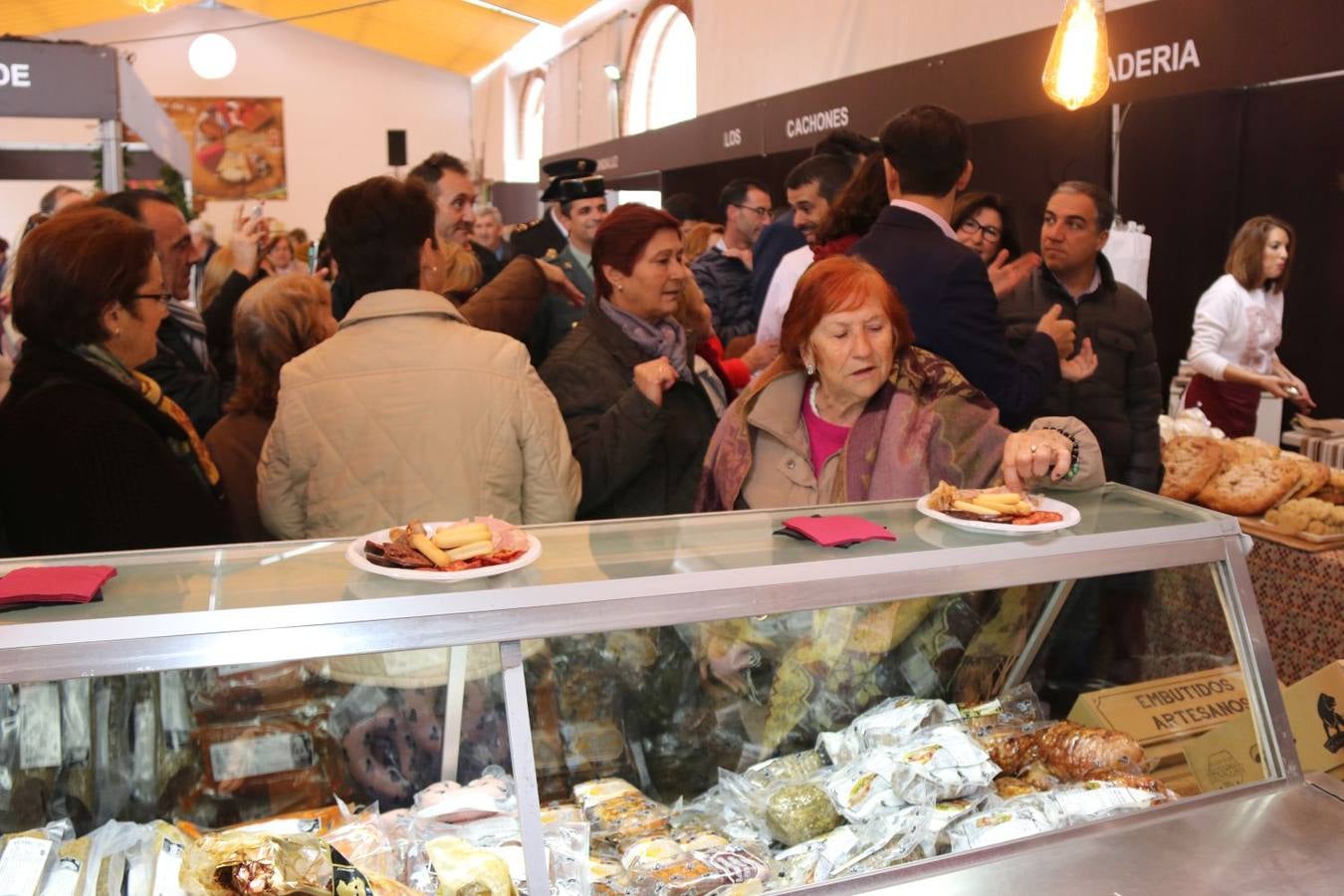 La XV Feria de la Chacina de Benaojóan, en fotos