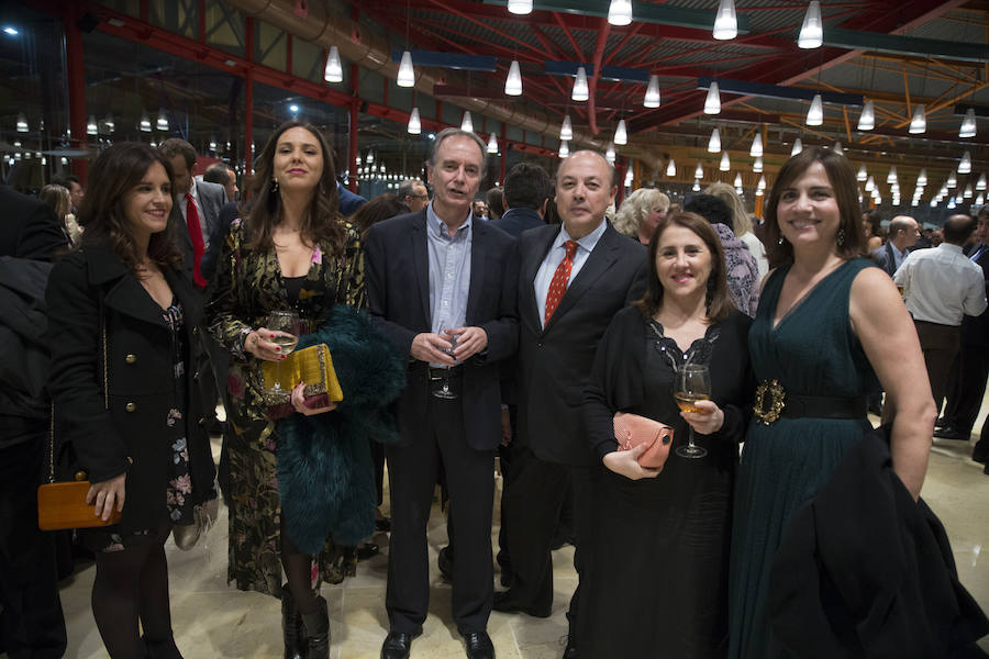 Personalidades de todos los ámbitos de la sociedad malagueña se dieron cita en el Palacio de Ferias y Congresos en la gala de entrega de los Premios Malagueños del Año 2017.