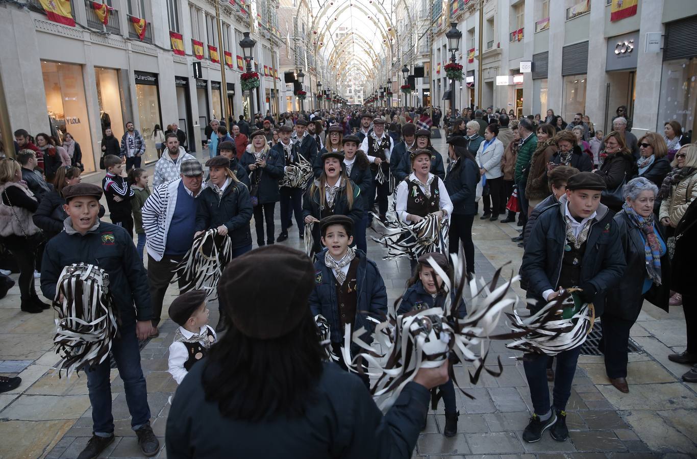 Los grupos han actuado en la plaza de la Constitución en un evento organizado por la Federación Malagueña de Peñas