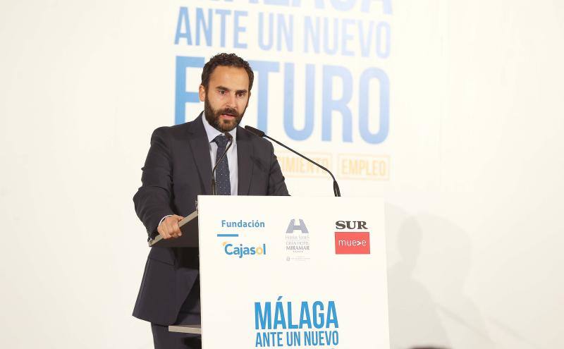 El consejero de Empleo, Javier Carnero, protagonista del encuentro organizado por SUR en colaboración con la Fundación Cajasol