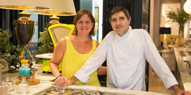 Fernando Mira y Macarena Saborido, en su local de calle Andrés Pérez. 