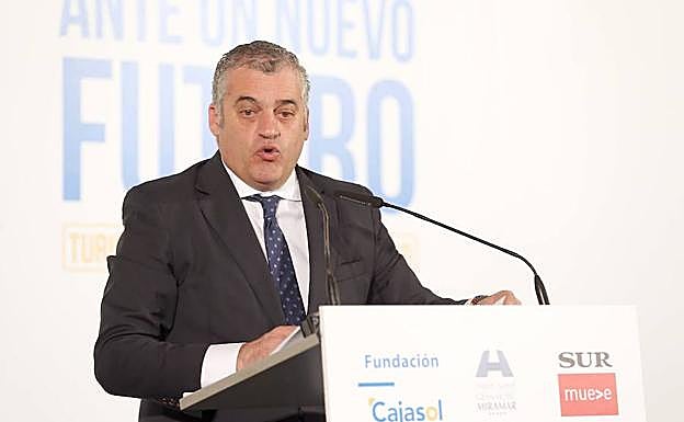 Javier Carnero, durante el foro organizado por SUR este lunes. 