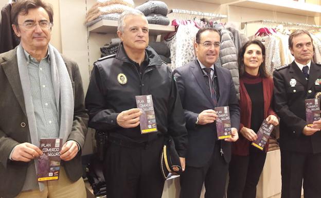 Policías en prácticas reforzarán la campaña de comercio para el traslado de agentes a Cataluña