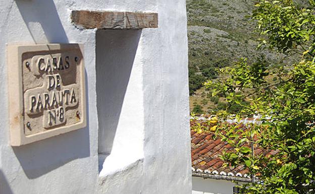 En Parauta, una empresa turística ofrece hasta una docena de casas rurales dentro del casco urbano.