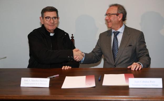 José Sánchez y Juan Cobalea, tras la firma del acuerdo. 