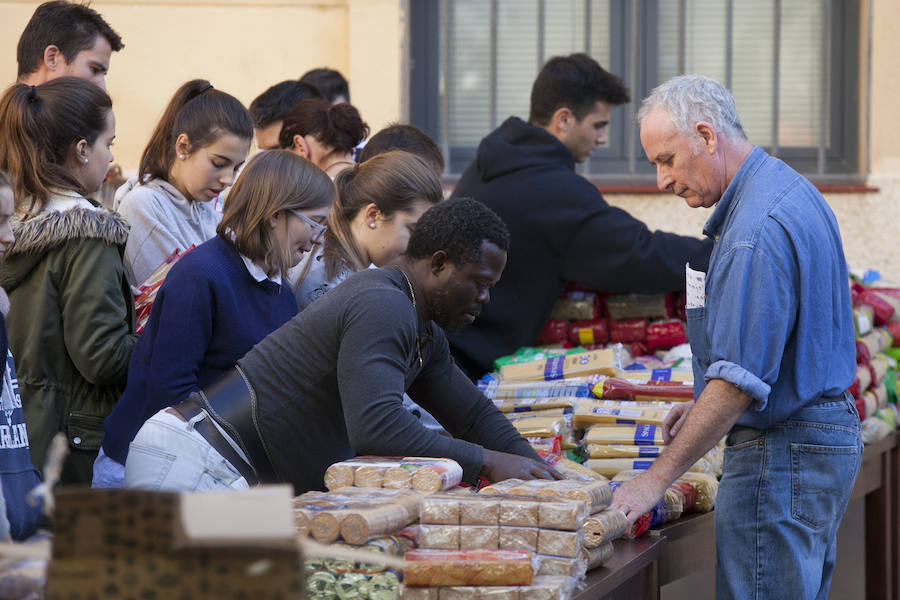 Miles de personas acuden un año más a este acto solidario en Málaga del 24 de diciembre 