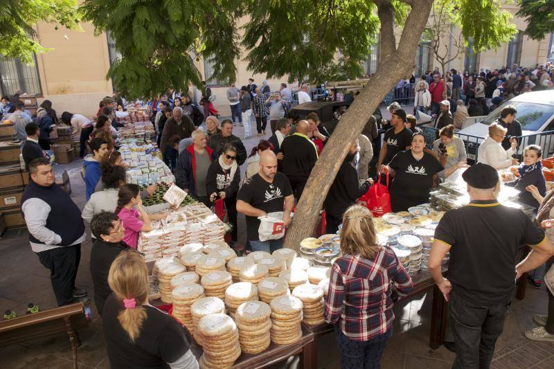 Miles de personas acuden un año más a este acto solidario en Málaga del 24 de diciembre 