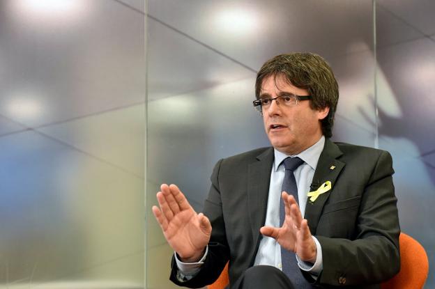 Puigdemont, durante una entrevista en Bruselas el 23 de diciembre. :: Eric Vidal / reuters