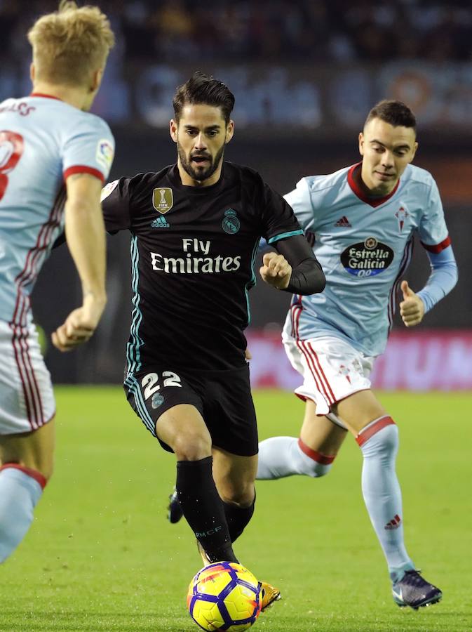 El Real Madrid empató ante el Celta en Balaídos, 2-2, en la jornada 18 de Liga. El cuadro vigués se adelantó con Wass y Bale remontó para los blancos. Sin embargo, Maxi Gómez marcó la igualada en los instantes finales.
