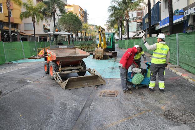 Las obras de peatonalización del centro de Torremolinos comenzaron ayer. 