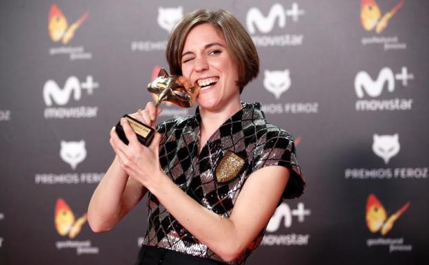 Carla Simón, directora de 'Verano 1993', recibe el Feroz al Mejor Guión.