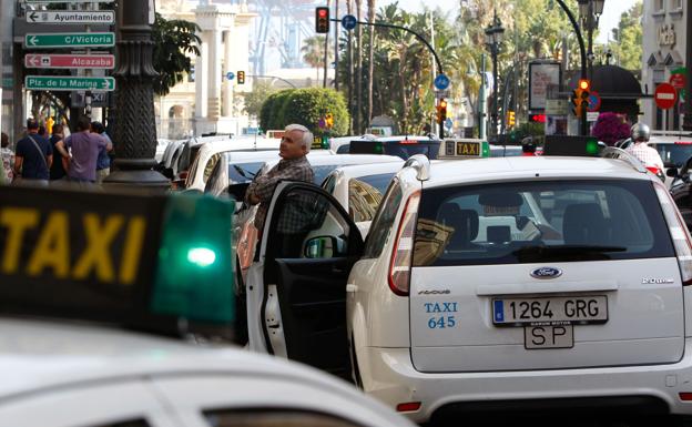 Acuerdo para no incrementar las tarifas del taxi este 2018