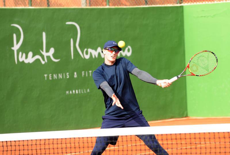 Las instalaciones del Club Puente Romano ultiman su preparación para albergar el torneo este fin de semana