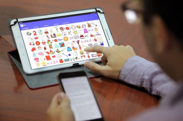 La aplicación cuenta con más de 400 símbolos. :: crónica