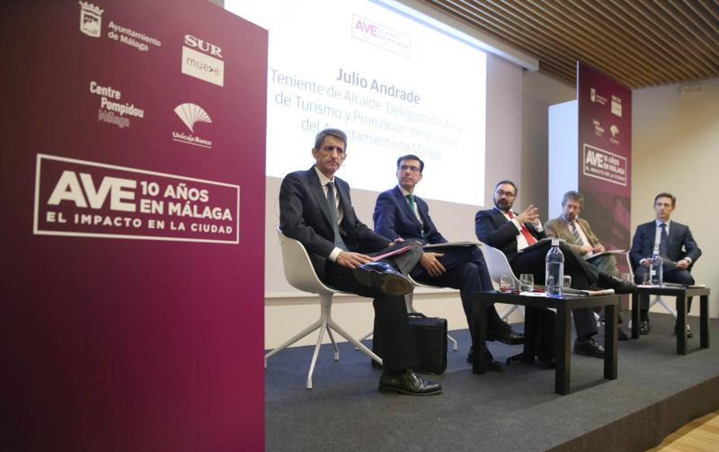 Fotos del Foro SUR sobre los diez años del AVE en Málaga