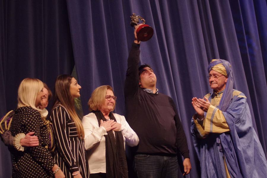 Momento del homenaje al carnavalero Pepe Gallego. 