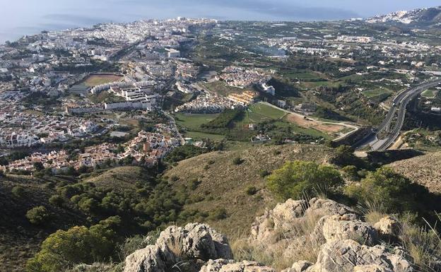 Nerja, estandarte turístico de la Axarquía, es el último municipio del litoral oriental de Málaga. 