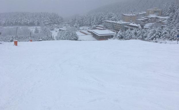 La estación de La Pinilla ha recibido grandes espesores de nieve