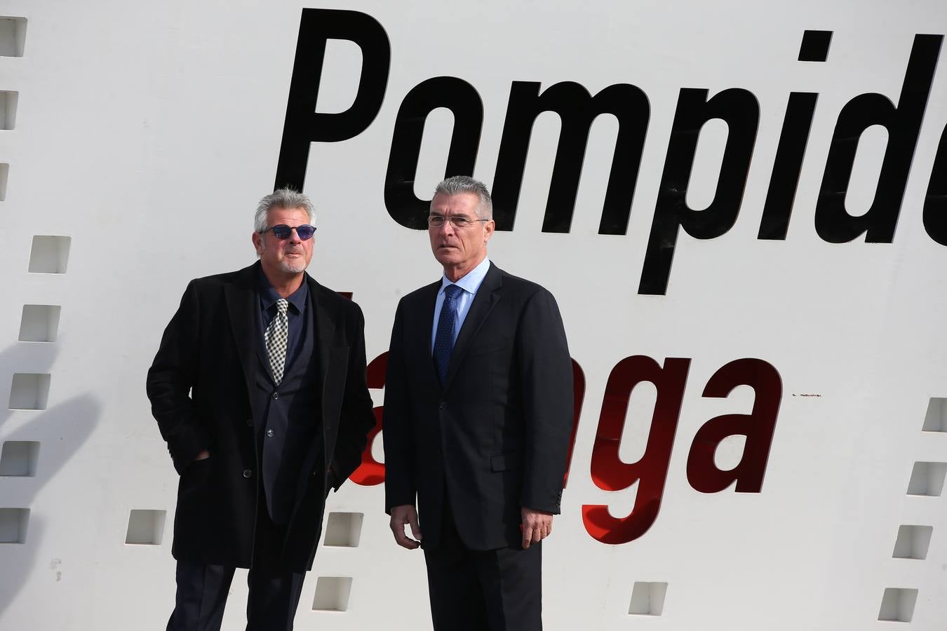 Don Felipe y Doña Letizia presiden la ceremonia en el Pompidou