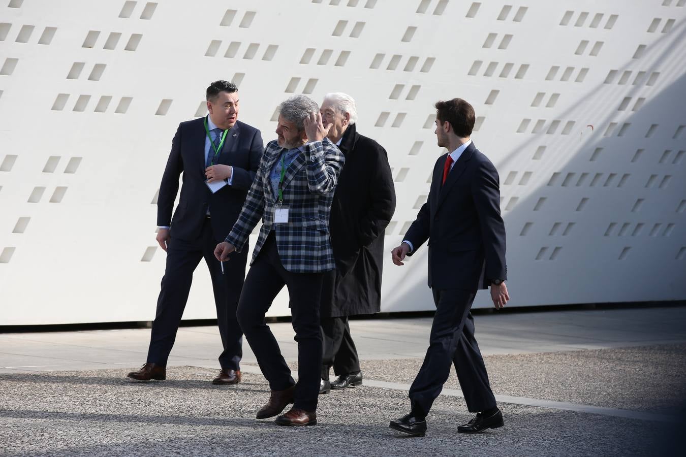 Don Felipe y Doña Letizia presiden la ceremonia en el Pompidou
